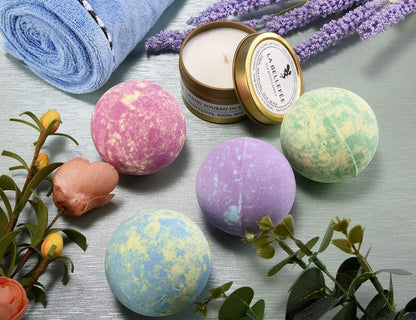 Bath Bombs Scented Candles Set, Handmade Essential Oil Relaxing Bathbombs, Bubble Spa. Bath Bombs for Women Gifts for Women Mothers Day Gifts. Fizzy to Moisturize Dry Skin (4 Bath Bomb+2 Candles)