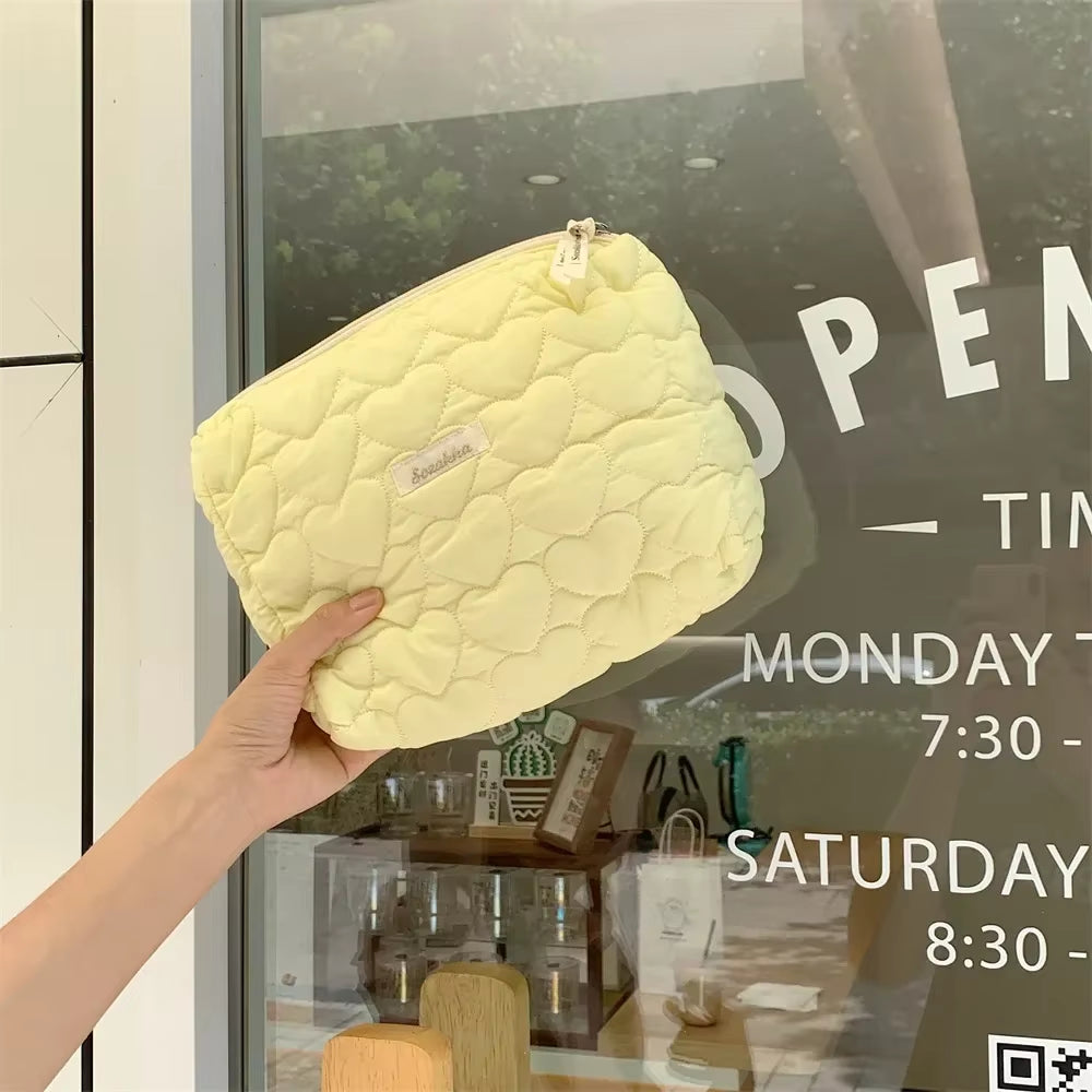 New Nylon Women'S Cosmetic Bag Travel Conveniently Large Capacity Makeup Bags Cute Flower Zipper Wash Bags for Women 2024