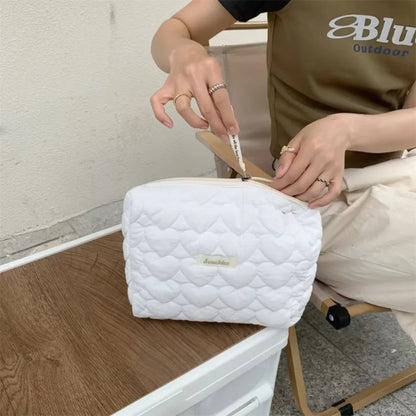 New Nylon Women'S Cosmetic Bag Travel Conveniently Large Capacity Makeup Bags Cute Flower Zipper Wash Bags for Women 2024